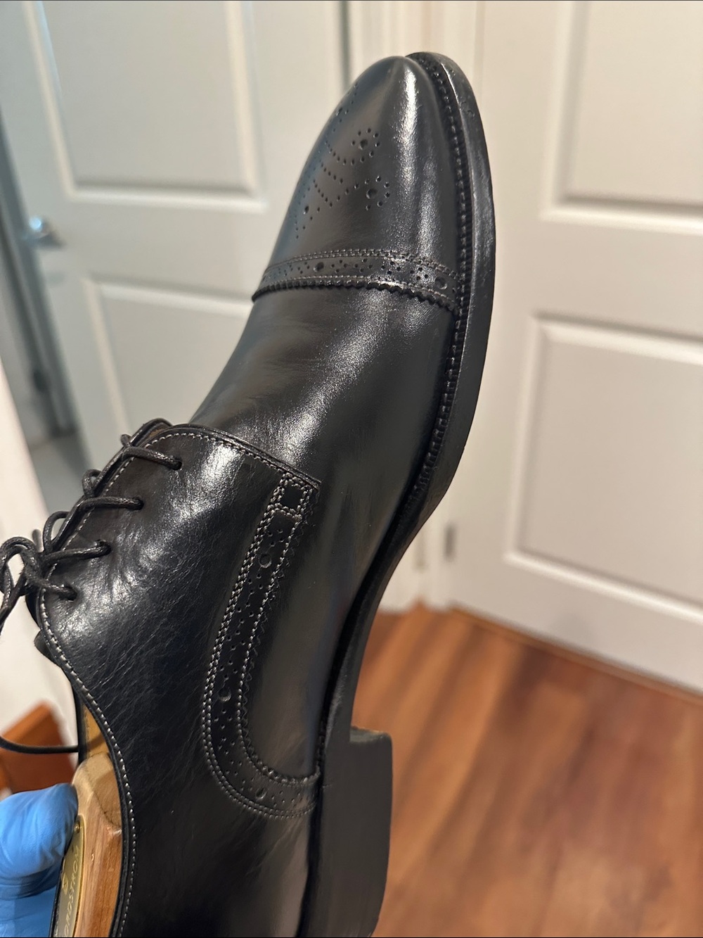 Santoni dress shoes feature a distinct toe medallion. - Picture 11 of 14